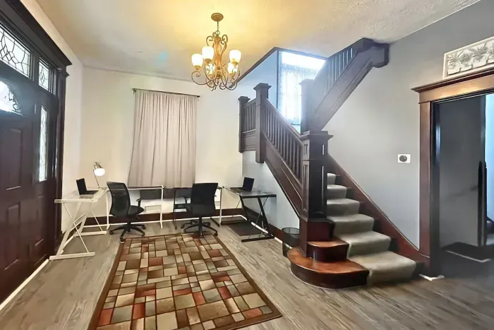6BR Crew House — Gym, Double Laundry, TVs in Every Room - image 21 of 28