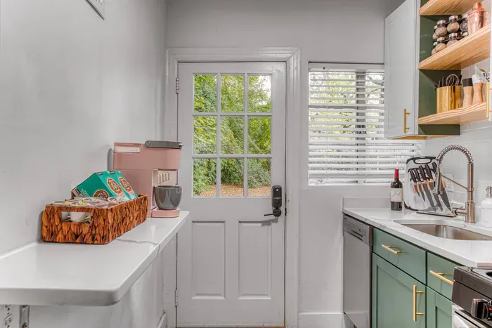 Prime Dilworth Getaway | Minutes to Everything! - image 15 of 29