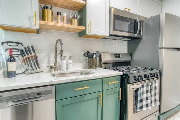 Prime Dilworth Getaway | Minutes to Everything! - image 16 of 29