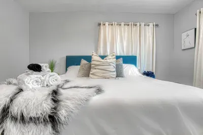 Charming Dilworth Home | Minutes to Everything! - image 26 of 27