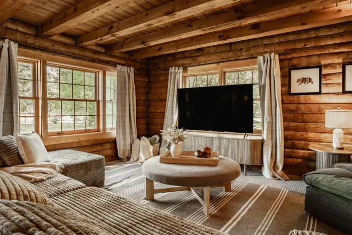 Equipped with smart TV and has a natural lighting.