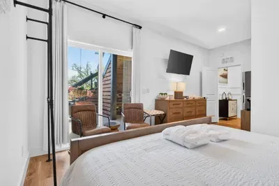 Harbor Lights Resort - image 57 of 98