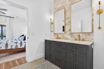 Harbor Lights Resort - image 36 of 98