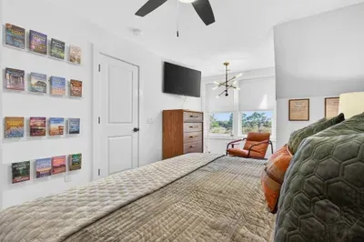 Harbor Lights Resort - image 43 of 98