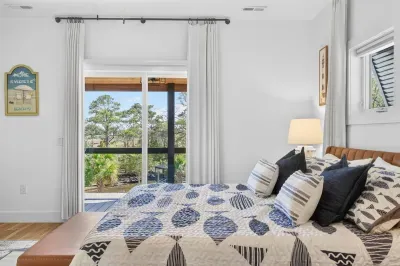 Harbor Lights Resort - image 34 of 98