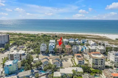 Exterior View: Steps away from Siesta Key's sandy beaches and vibrant local charm!