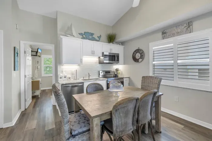 Dining Area #2: Bright and airy space perfect for meals and laughter with loved ones!