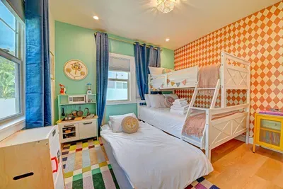 ✨ From toddler trundles to big kid bunk beds, it’s a small world…but there’s room for everyone.
