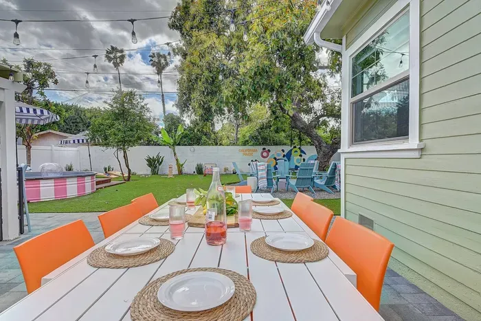 Nothing is more Californian than dining al fresco.