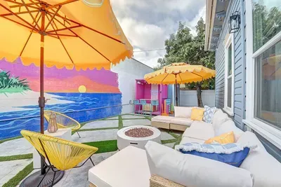 ️ Lounge, laugh, and live your best bungalow life around the fire pit.