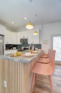 Yes, you’re close to all the best tacos—but this kitchen is still begging for brunch duty.