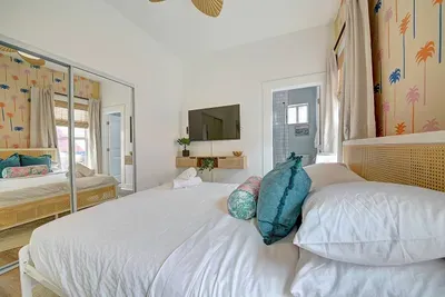 Cute enough to make you say “wait…one more mirror selfie.”