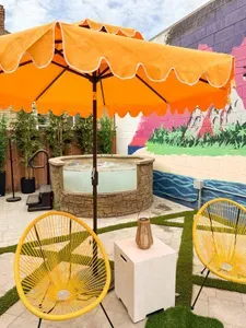 Glass sides so you can soak with a view (and humblebrag on Insta).