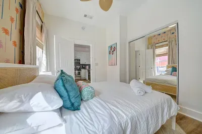 ️ Palm perfection for your boho bungalow getaway.