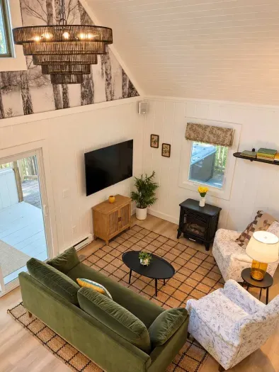 Romantic Secluded Log Cabin: Hot Tub, Movies - image 19 of 42