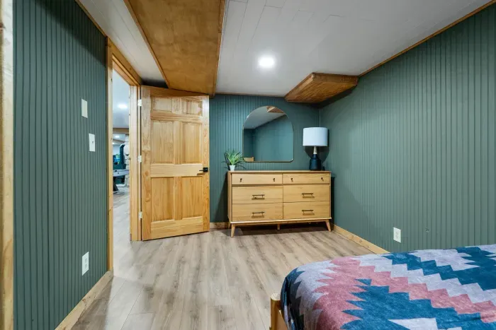 Fun Luxury Lodge Sleeping 25: Hot Tub, 16 Acres - image 60 of 78