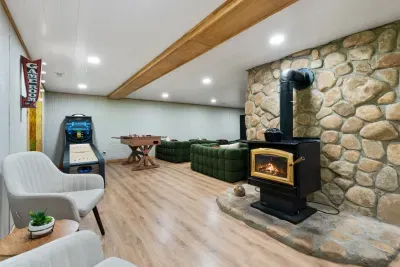 Velvet Elk Lodge - image 55 of 78