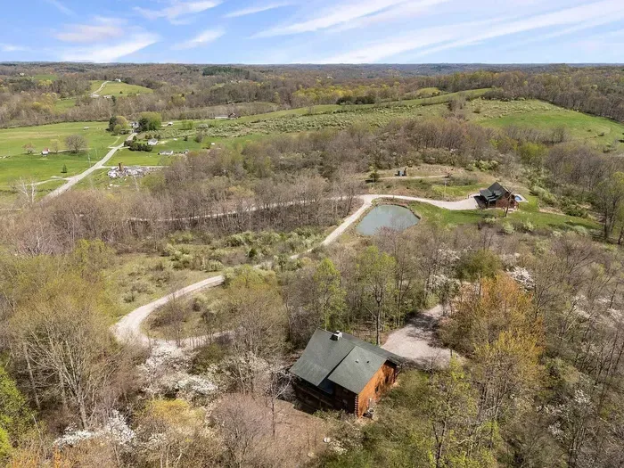 Black Bear Getaway Cabin - image 22 of 23