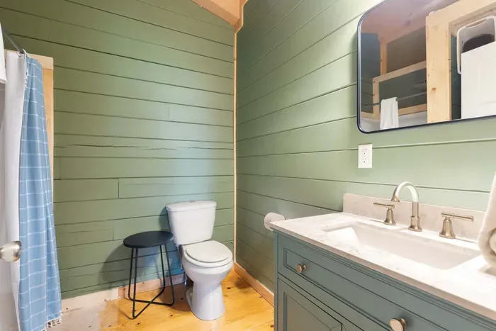 Black Bear Getaway Cabin - image 35 of 37