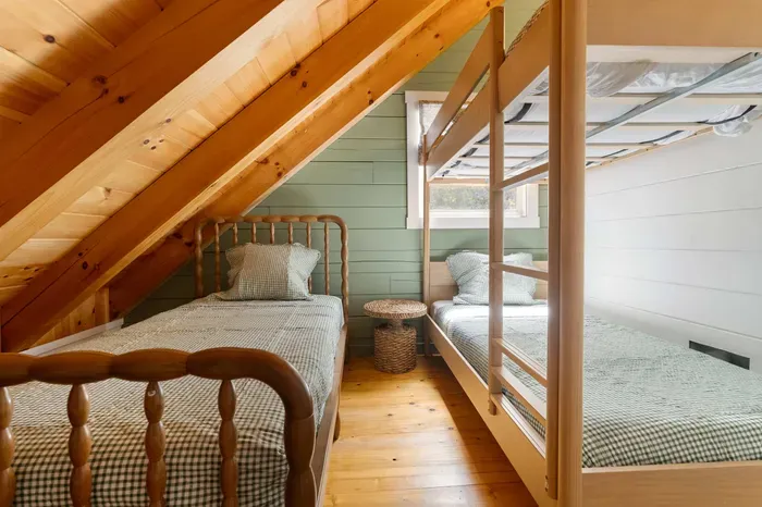 Black Bear Getaway Cabin - image 30 of 37