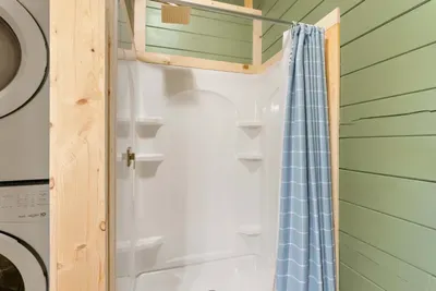 Black Bear Getaway Cabin - image 36 of 37