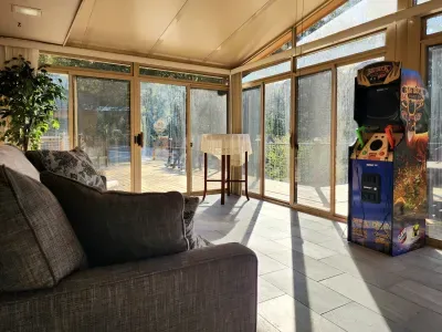 Snickers Ridge Lodge - image 29 of 38