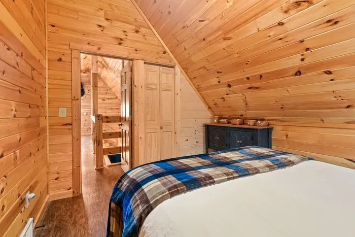 Autumn Leaf Lodge - image 44 of 73