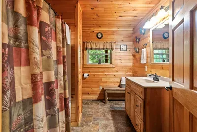 Autumn Leaf Lodge - image 35 of 73