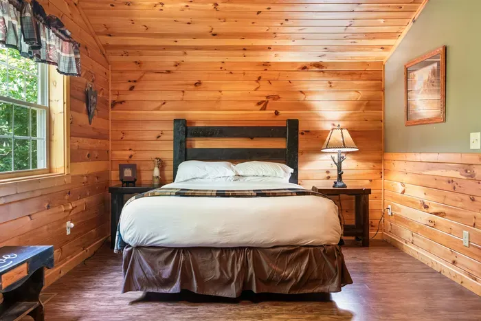 Autumn Leaf Lodge - image 42 of 73