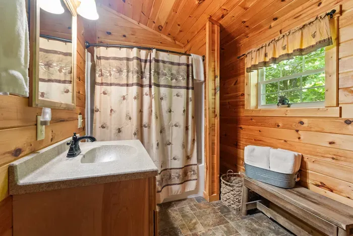 Autumn Leaf Lodge - image 46 of 73