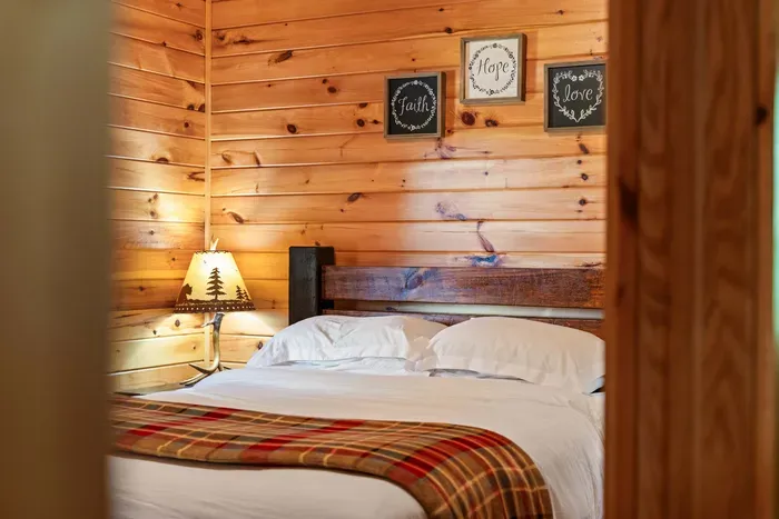 Autumn Leaf Lodge - image 33 of 73