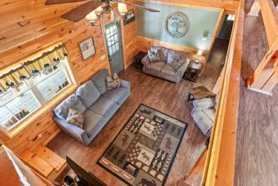 Autumn Leaf Lodge - image 38 of 73