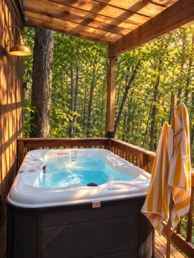 Romantic Log Cabin in the woods:Hot Tub, Fireplace - image 5 of 24