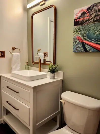 Glass City BNB: Lancaster - image 17 of 30
