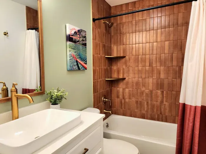 Glass City BNB: Lancaster - image 16 of 30