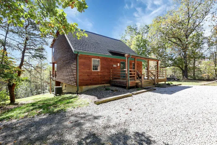 Luxury Secluded Lodge with a View | Hot Tub•Games - image 43 of 45