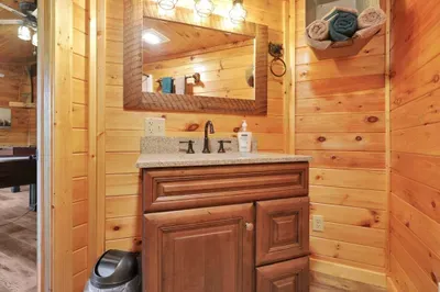 Kodiak Lodge - image 33 of 49