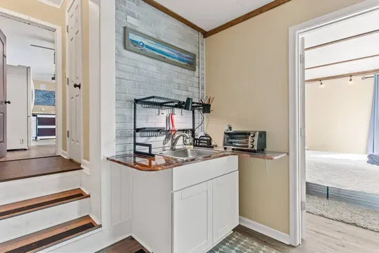 Master suite kitchenette 2