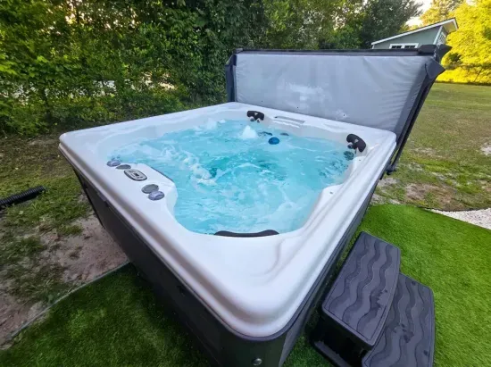 Hot tub 2
