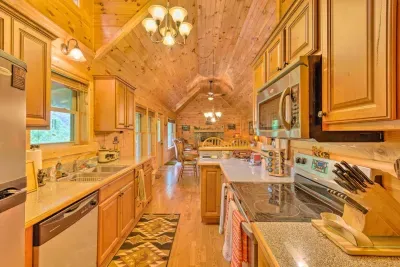 Sperry Hideaway - image 2 of 32