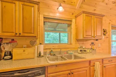 Sperry Hideaway - image 3 of 32