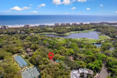 Nestled in the Omni Amelia Island Plantation, this condo is perfectly located by all Omni amenities!