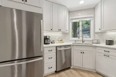 With an oversized fridge/freezer, you'll have plenty of food storage space for groceries or leftovers.