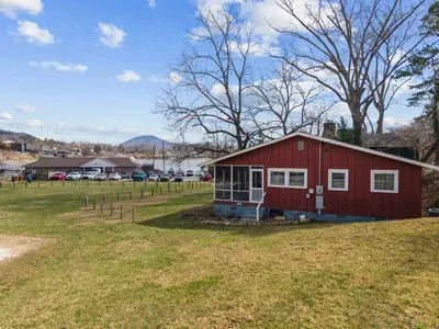 Hudnall House - image 17 of 35