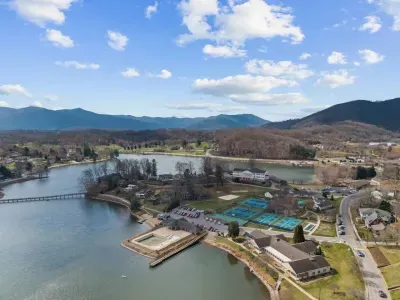 Hudnall House - image 16 of 35