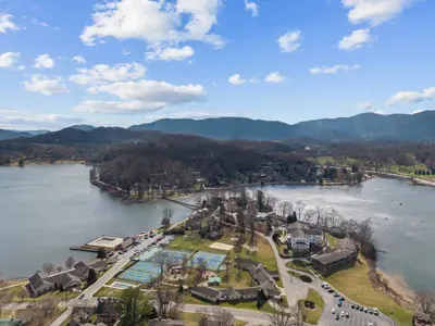 Hudnall House - image 14 of 35