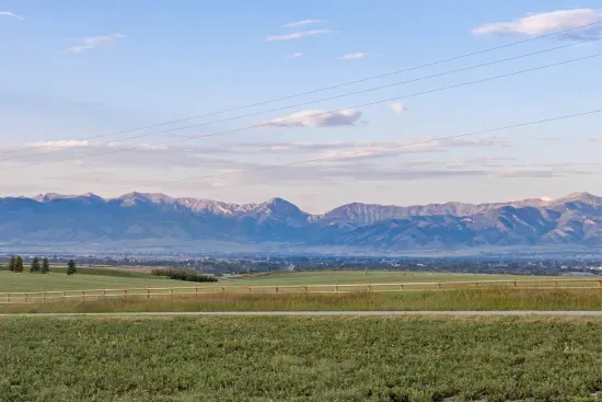 Take in the sweeping views of the Bridger Mountains right from your back deck. Unwind with a gas firepit, grill, and the kind of sunset you’ll remember.