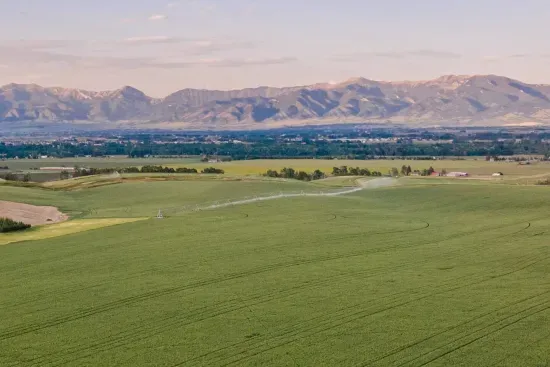 Take in the sweeping views of the Bridger Mountains right from your back deck. Unwind with a gas firepit, grill, and the kind of sunset you’ll remember.