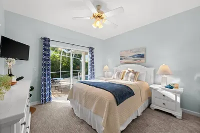 Bedroom: Tranquil retreat with a serene view and stylish decor, perfect for restful nights!
