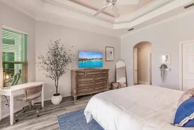 Luxury Waterfront Villa with Heated Pool & Dock - image 42 of 53